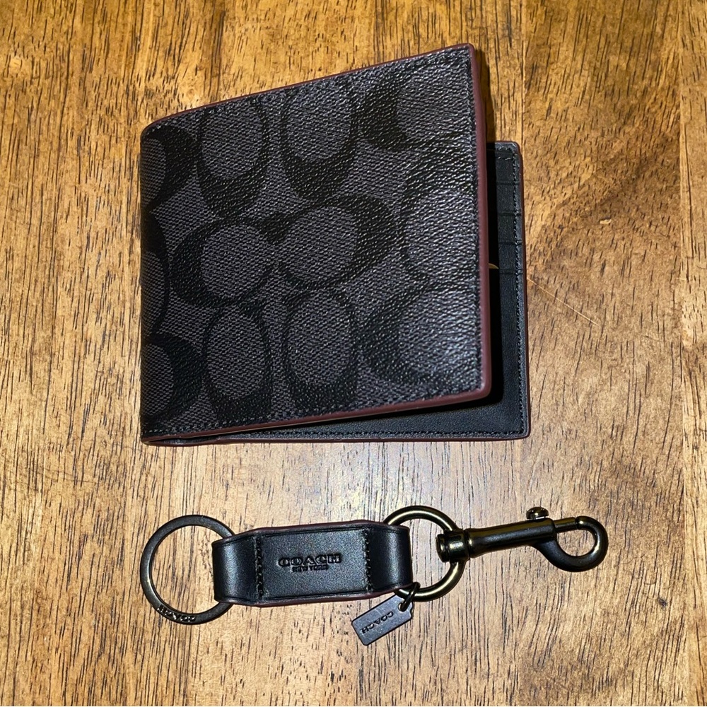 Coach Wallet and Keychain Combo New